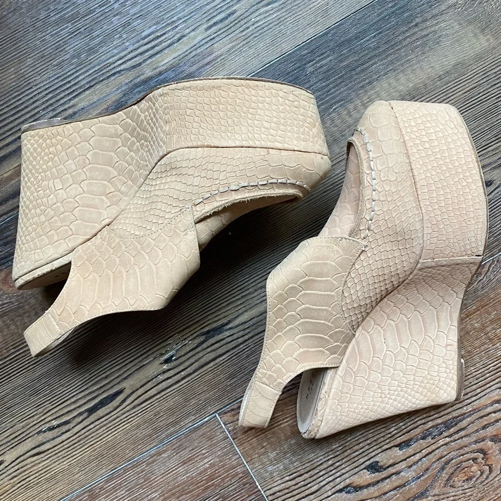 Messeca New York Platform Almond Toe Slingback Cream Light Tan Size 9